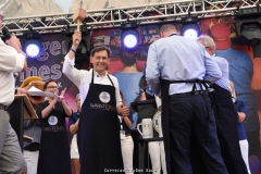 03.08.2018, Herne, Eröffnungsfeier der 583. Cranger Kirmes 2018. Bild: Oberbürgermeister Dr. Frank Dudda benötigte nur zwei Schläge für den Fassanstich - Foto: Björn Koch