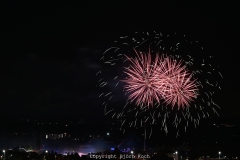 05.08.2022, 538. Cranger Kirmes 2022, Eröfffnungsfeuerwerk Crange 2022. Bild: Das Eröffnungsfeuerwerk zur 538. Cranger Kirmes, aufgenommen von der Halde Hoheward in Herten aus. - Foto: Björn Koch